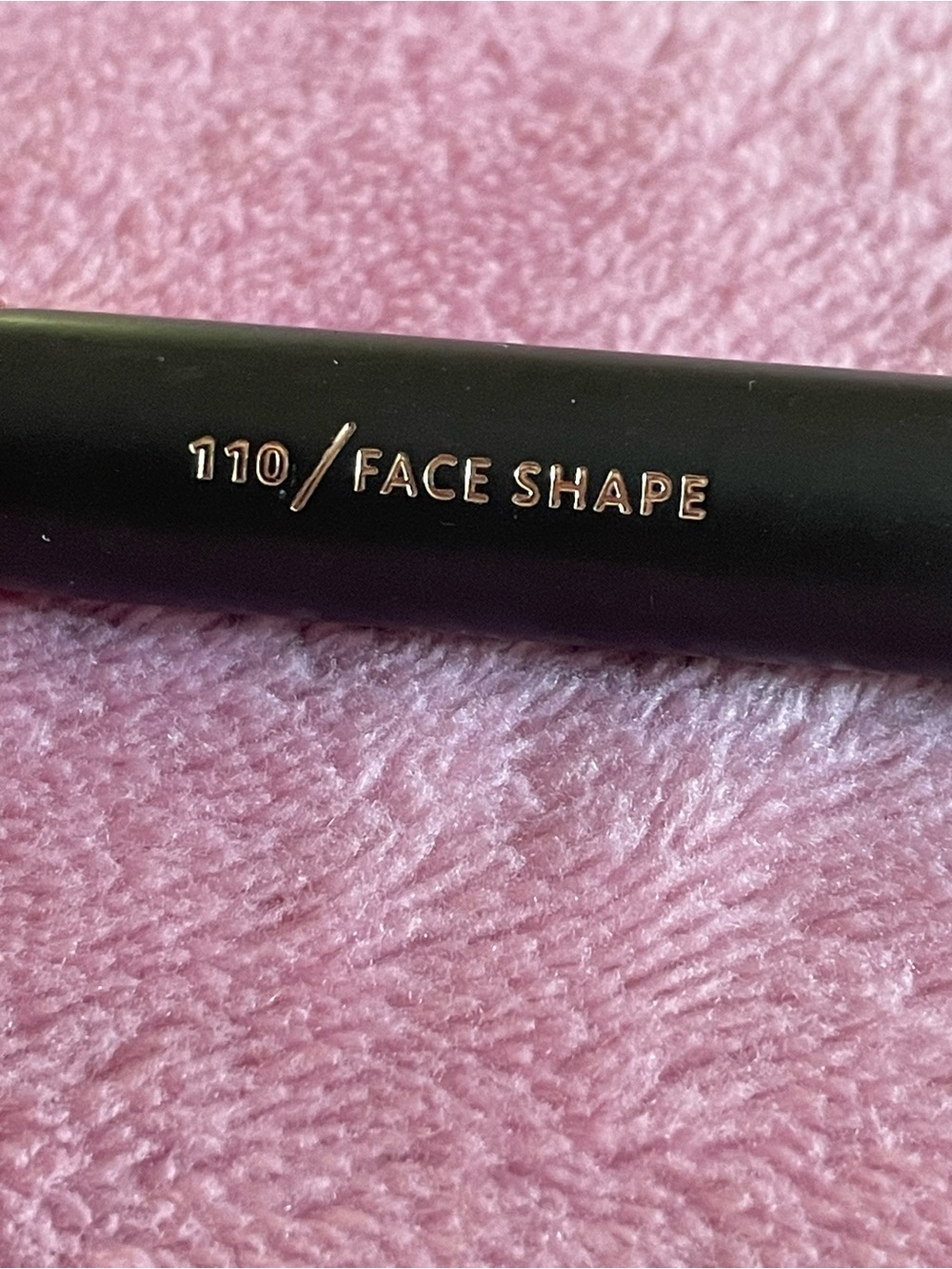 Brand new Zoeva 110 face shape brush face brush - Picture 2 of 4